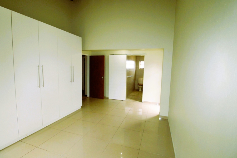 To Let 6 Bedroom Property for Rent in Gonubie Eastern Cape